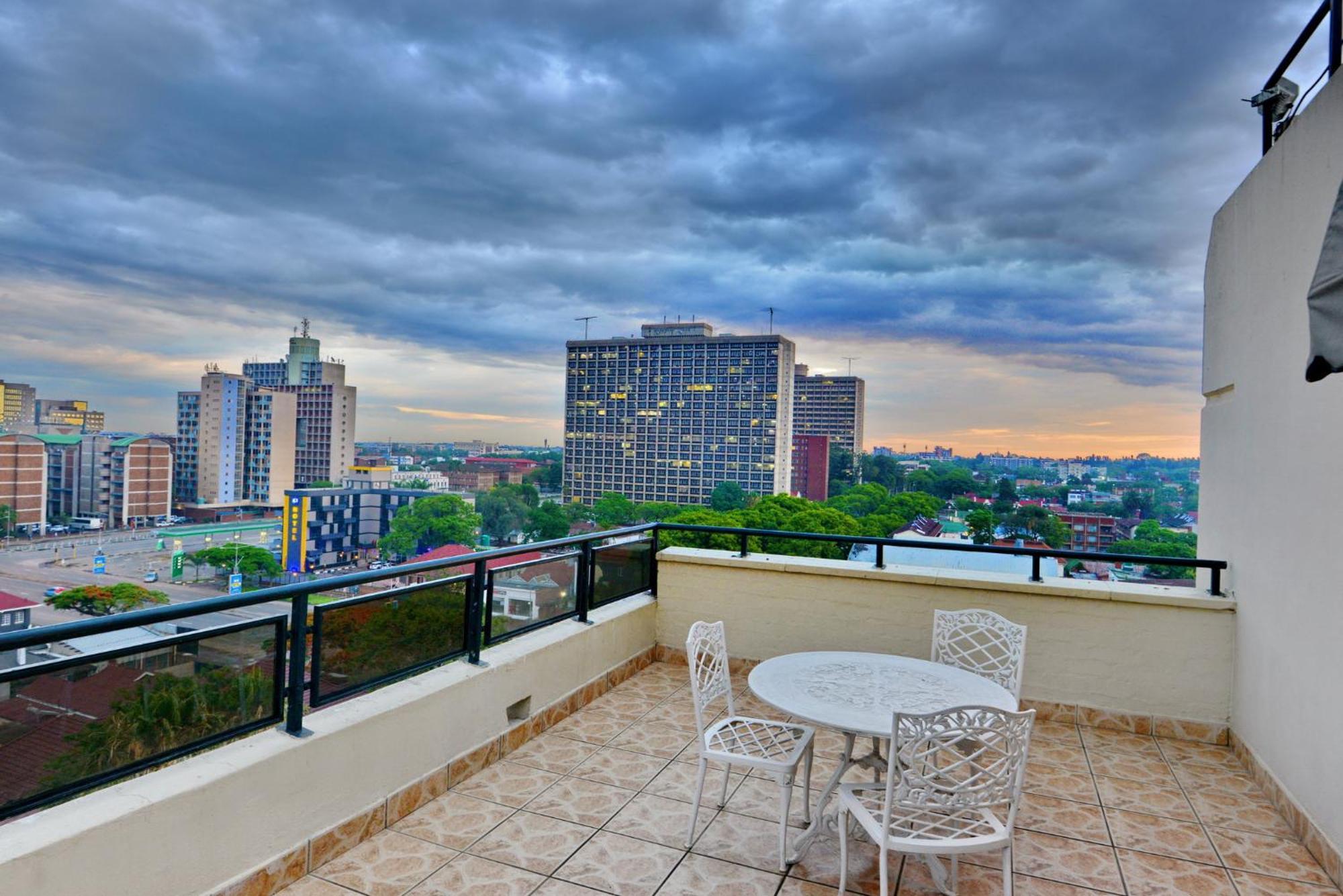 Holiday Inn - Harare By Ihg Exterior foto