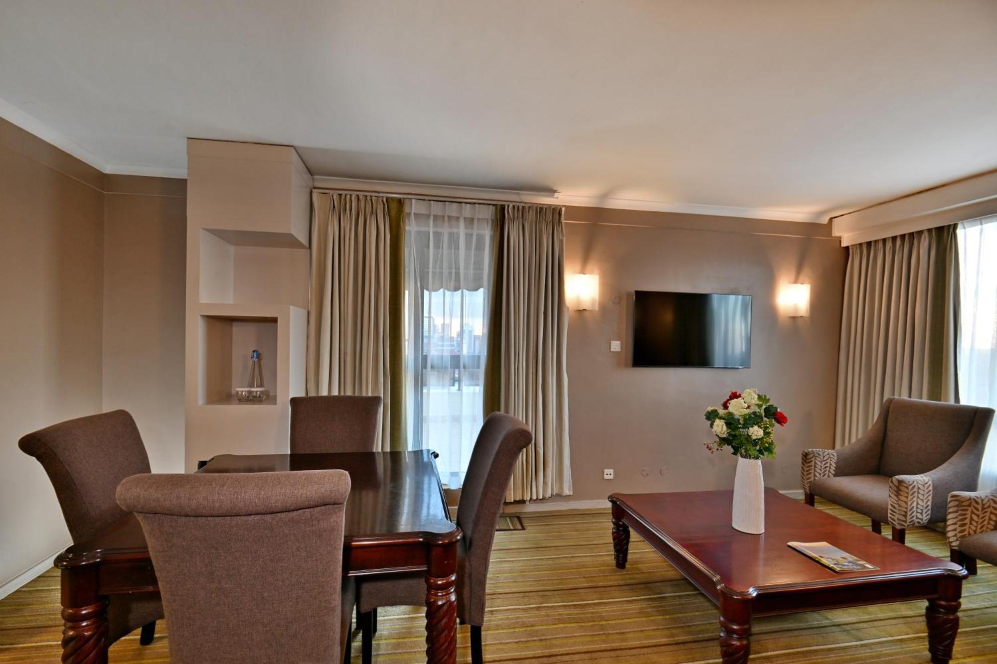 Holiday Inn - Harare By Ihg Exterior foto