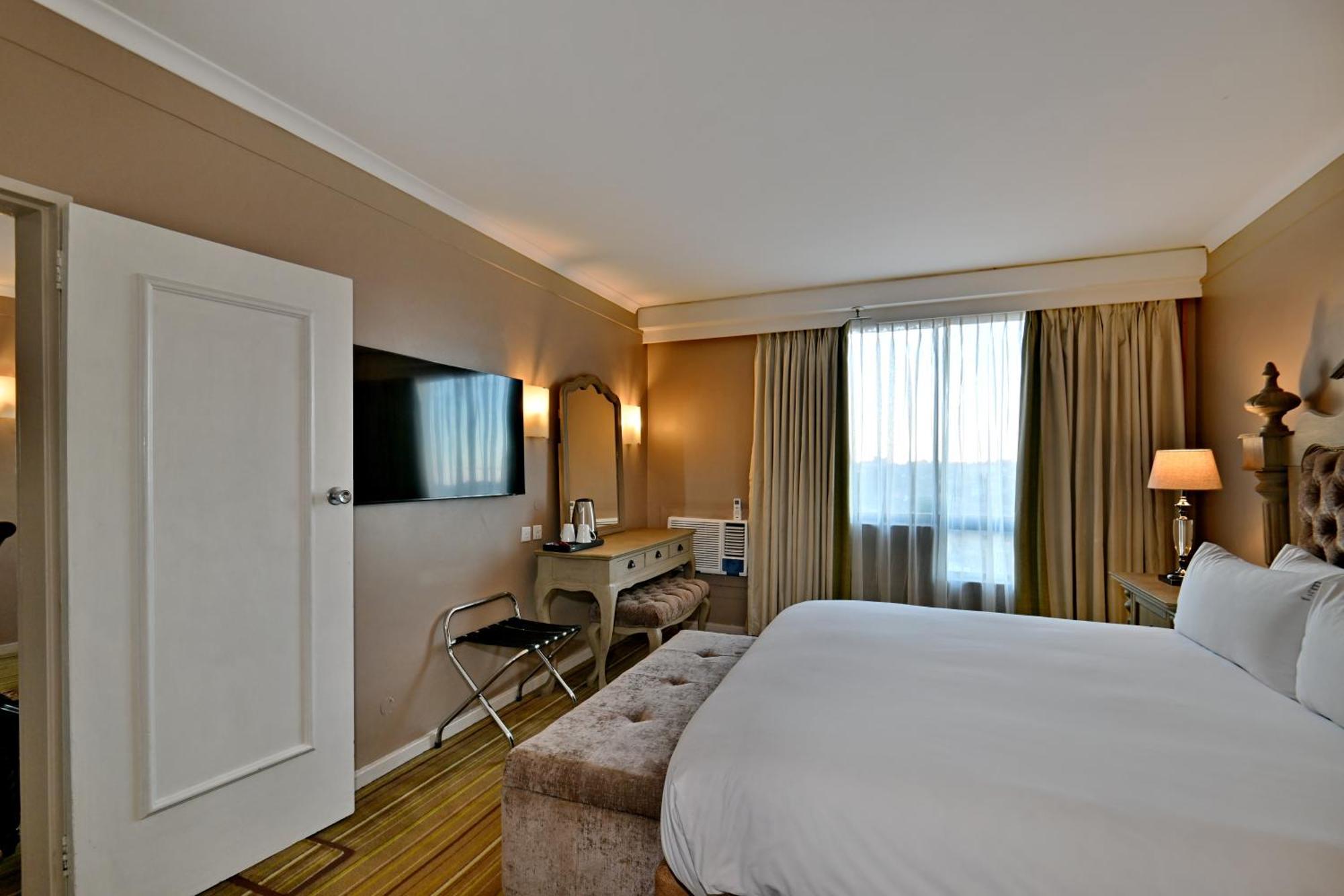 Holiday Inn - Harare By Ihg Exterior foto