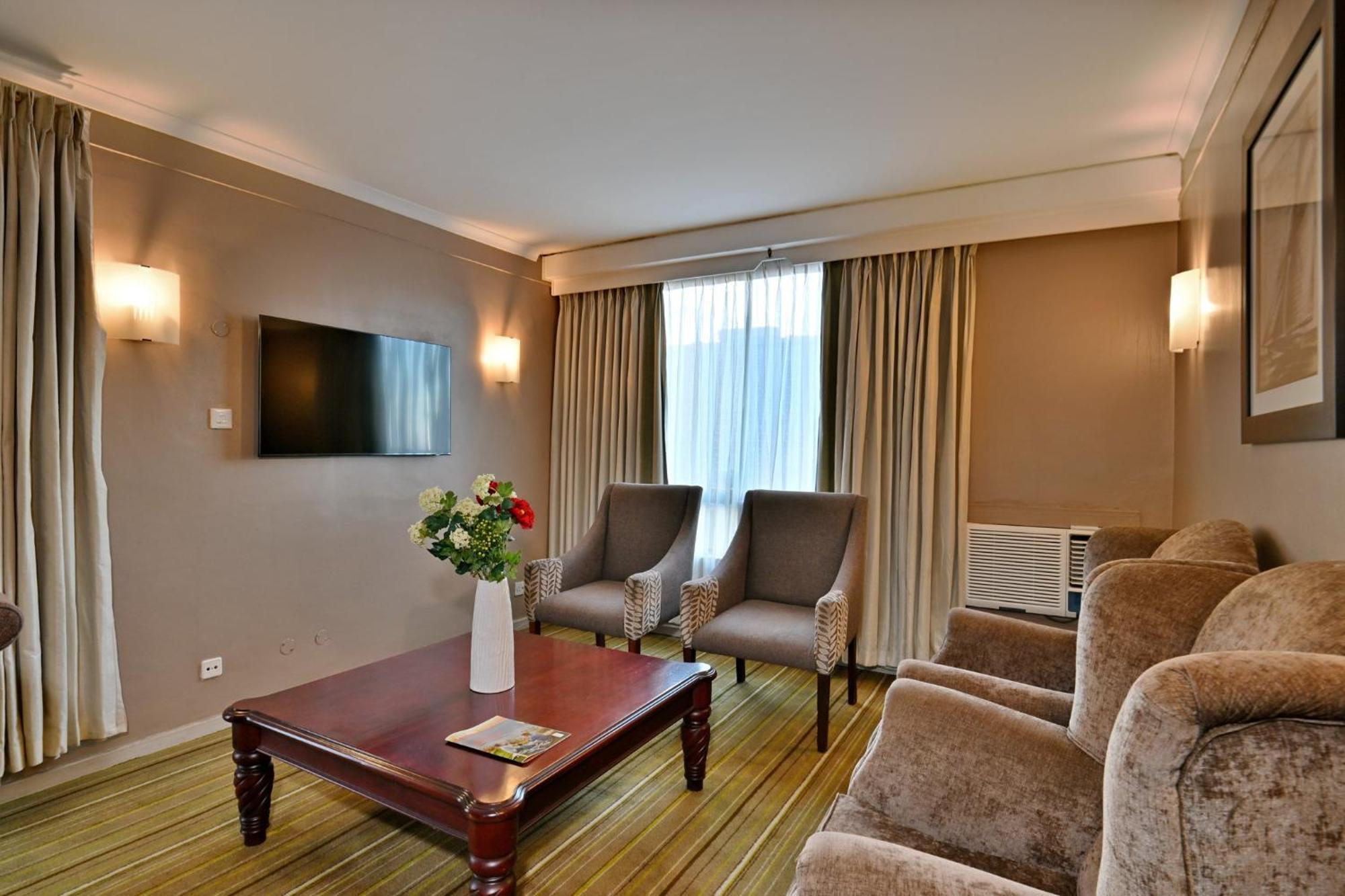 Holiday Inn - Harare By Ihg Exterior foto