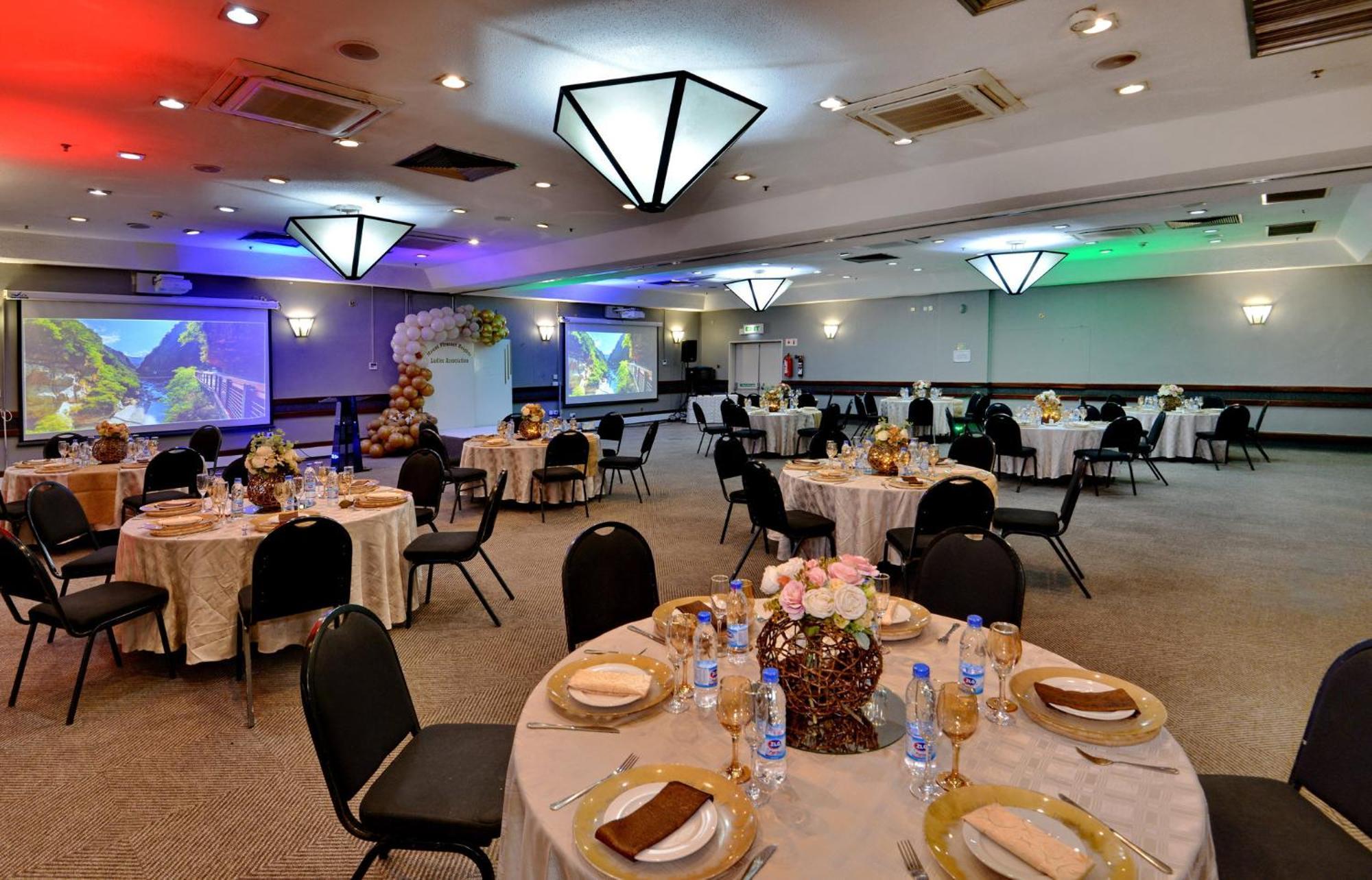 Holiday Inn - Harare By Ihg Exterior foto